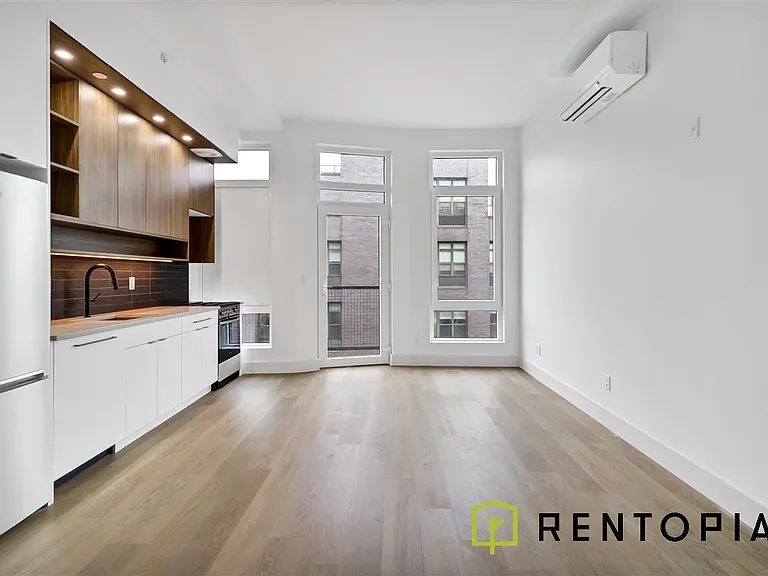 74 N 1st St #3D — Photo 3