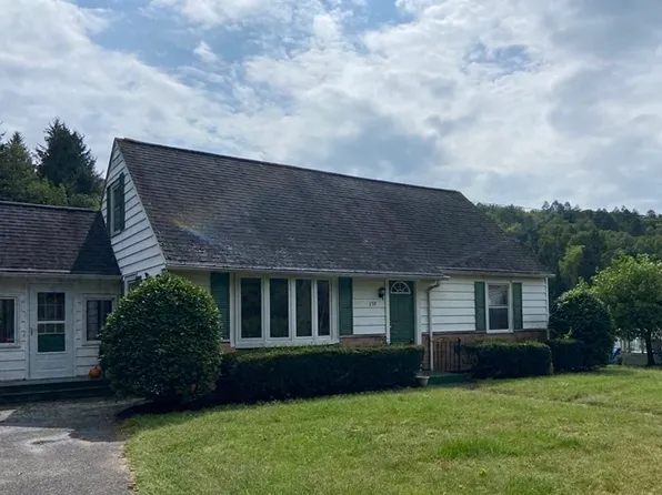 139 Springfield St, Palmer, MA 01069