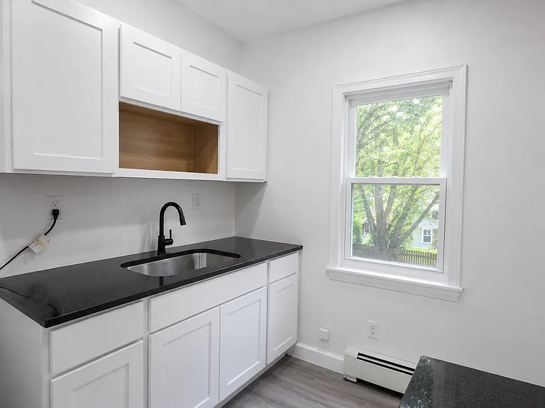 156 West St #1 — Photo 2