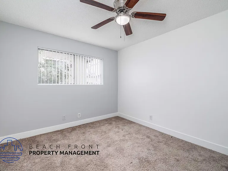 355 Coronado Ave. — Photo 14