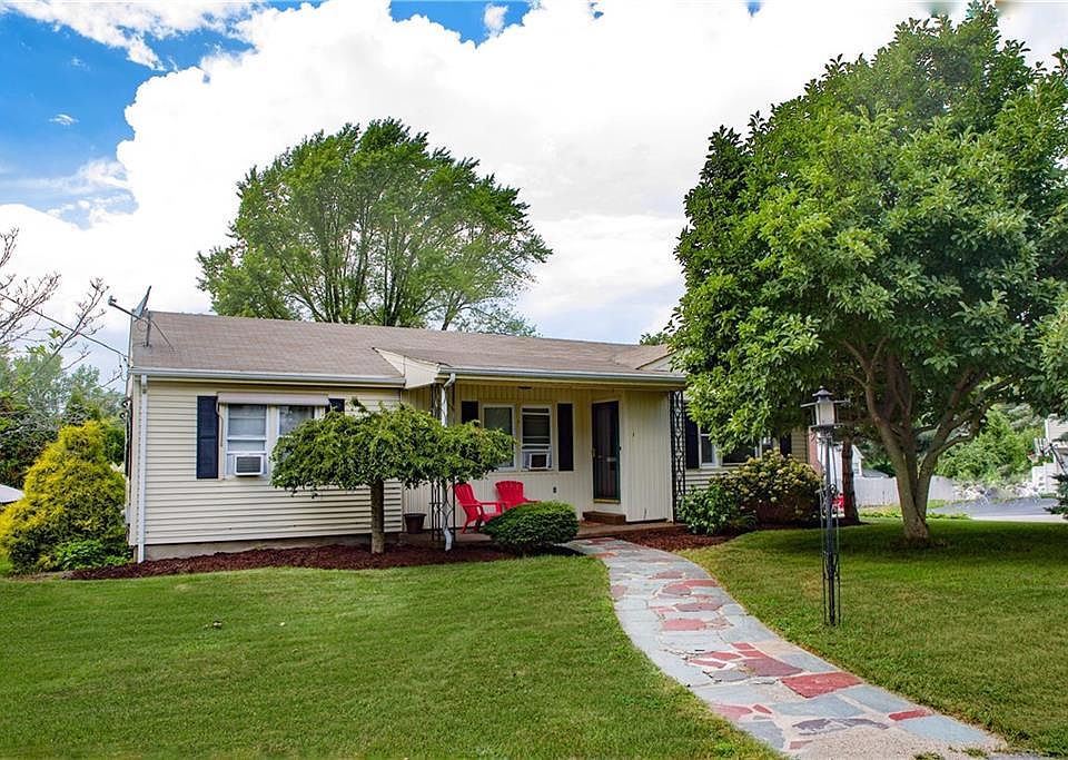 1st image of 1 Richardson Dr