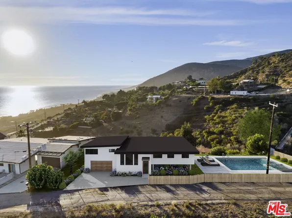 4615 Via Vienta St, Malibu, CA 90265