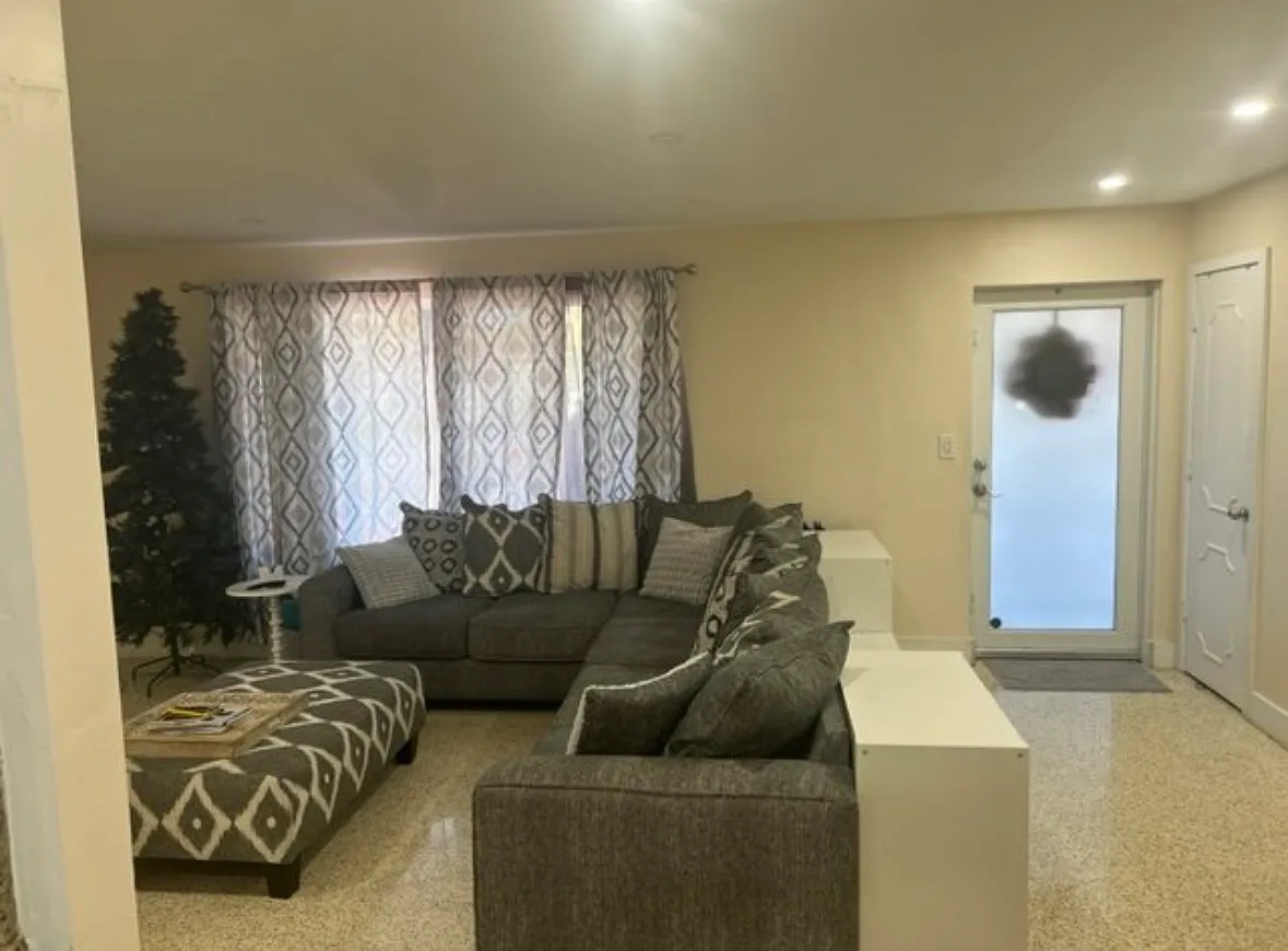 4 bed, 1830 sqft, $3,850 — Photo 1