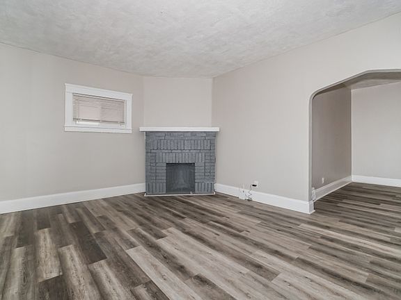 024-photo-living-room-12635070_05182023