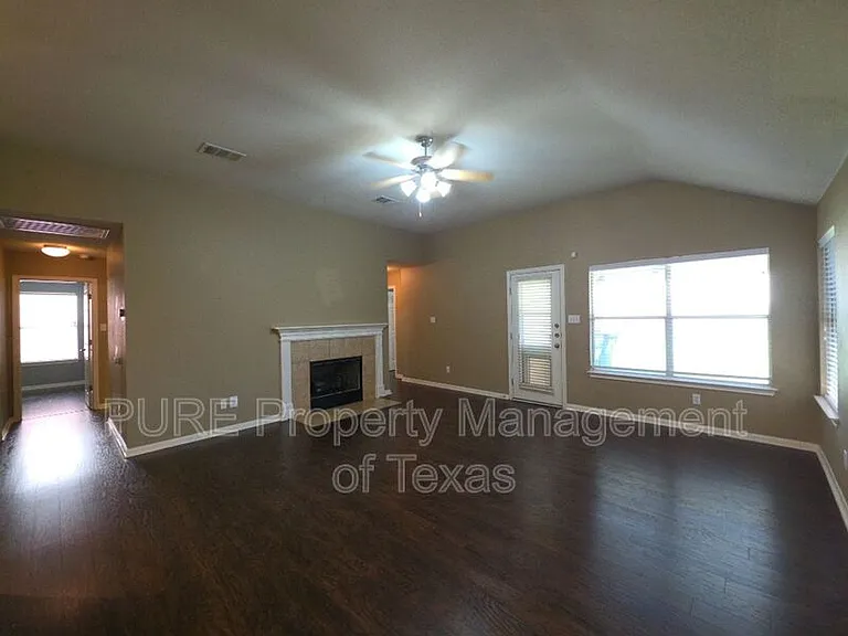 18401 Hees Ln — Photo 17