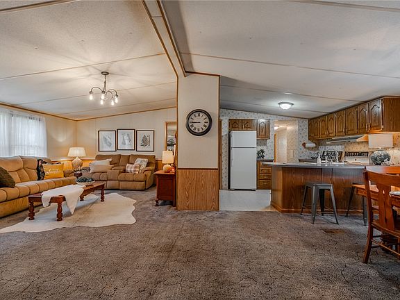 4th image of 121 Kountry Ln