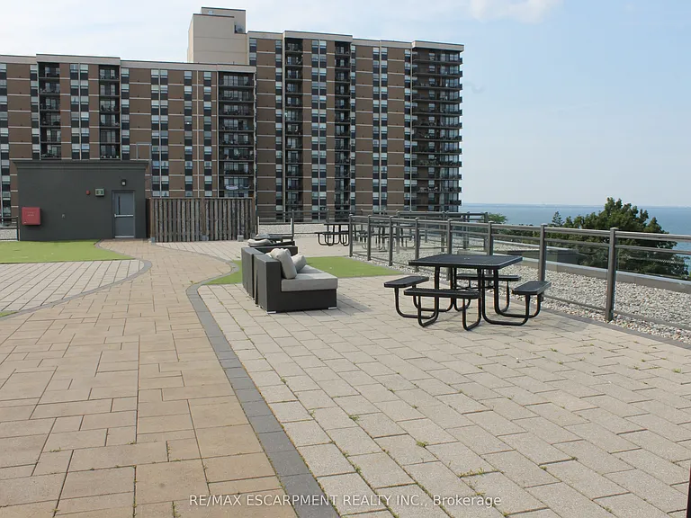 35 Southshore Cres #316 — Photo 31