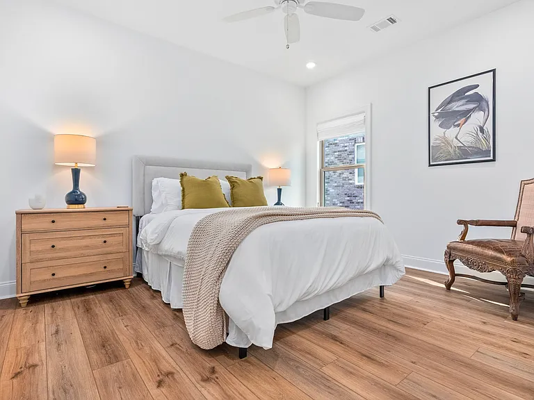 queen guest bedroom