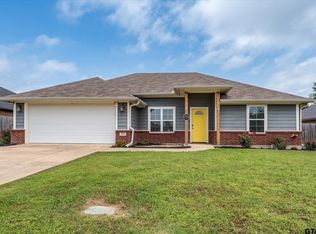 415 Harrell Dr, Chandler, TX 75758