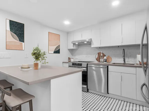 536 Court Street image 14 of 27