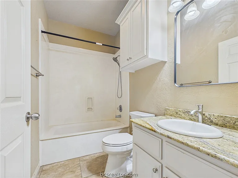 2305 Kendal Green Cir — Photo 7