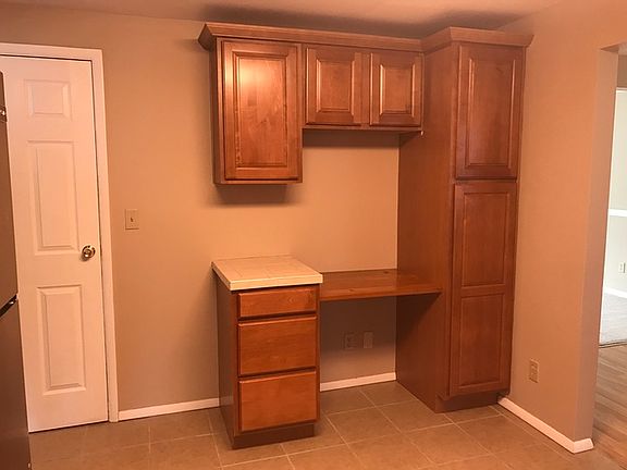 5th image of 4121 Honeybrook Ave