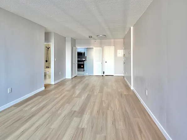 45 River Dr South image 9 of 32