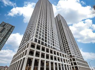 30 Elm Dr W #2105, Mississauga, ON L5A 0N6