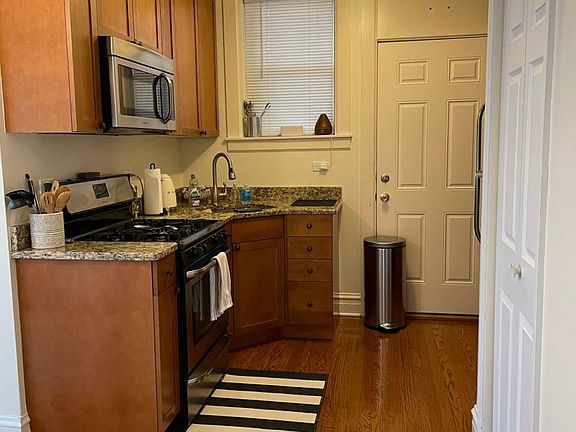 3rd image of 6049 N Talman Ave APT 1A