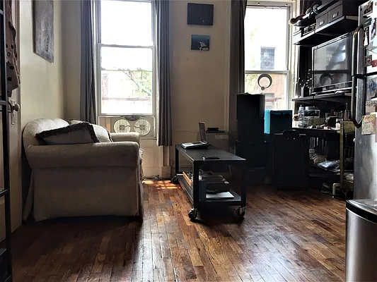 Rented by Nooklyn NYC LLC | media 23