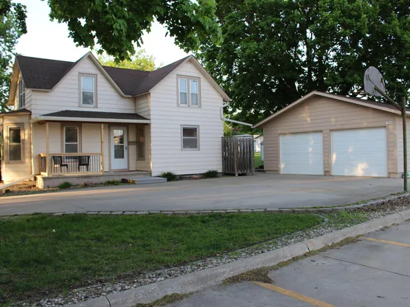 621 Delaware Ave SW, Orange City, IA 51041