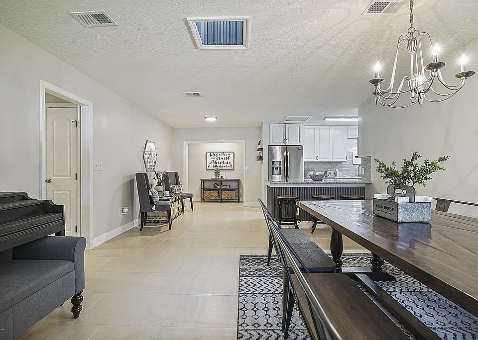 1st image of 8704 Sanlando Ave