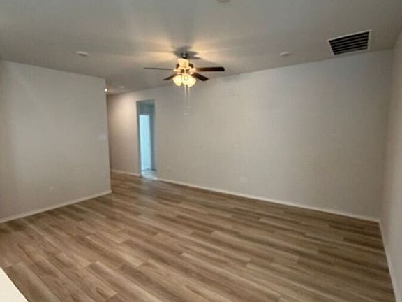 5th image of 3716 Addison St