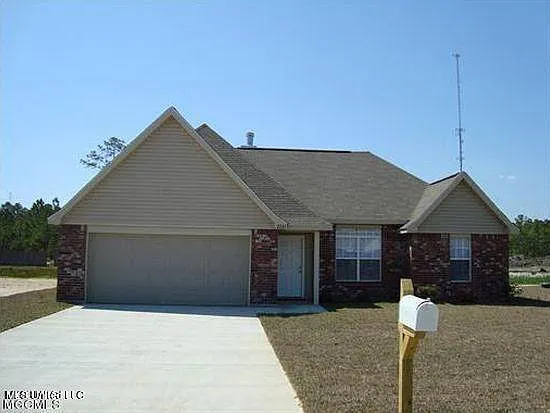 3 bed, 2.0 bath, 1378 sqft, $1,750 — Photo 1