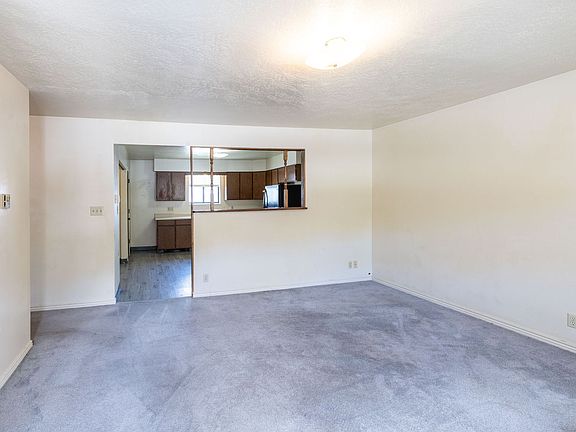 3rd image of 870 Buchanan Ave APT A