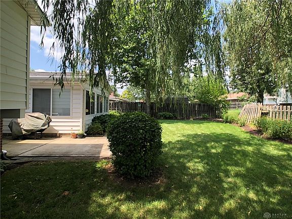 4th image of 425 Reichard Dr