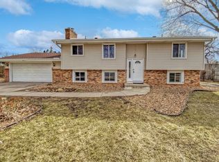 9711 Utica Cir, Bloomington, MN 55437