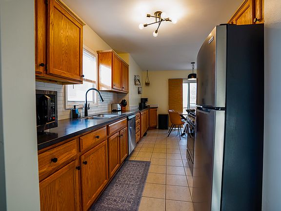 5th image of 139 Fobes Ave