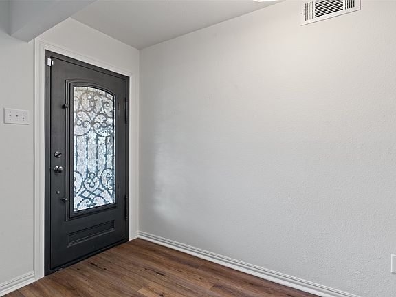 3rd image of 10540 Silverock Dr
