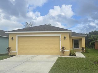 571 Richmond Cir SW, Palm Bay, FL 32908