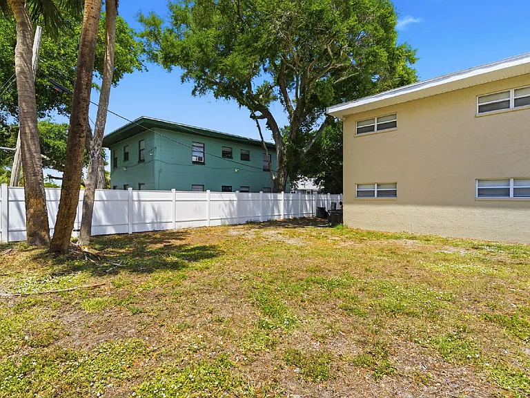1799 Russell St S #3 — Photo 28