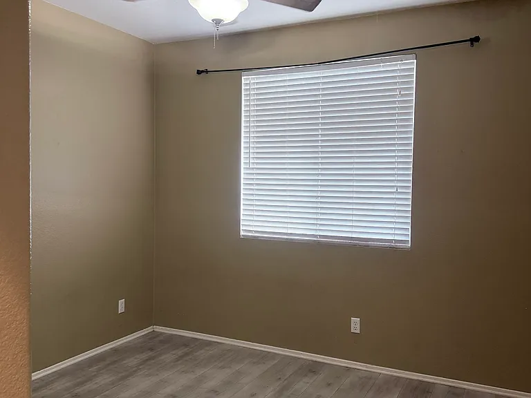 12199 Saxon Dr — Photo 4