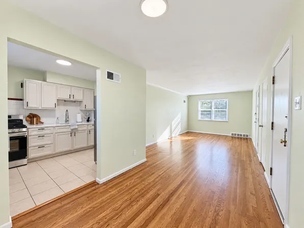 7176 Jamieson Ave #2E, Saint Louis, MO 63109