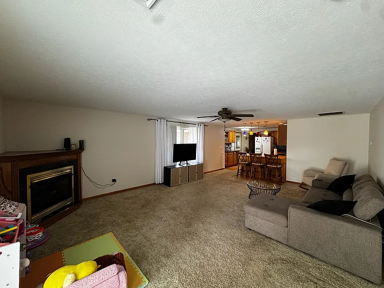 210 Janet Ave — Photo 6