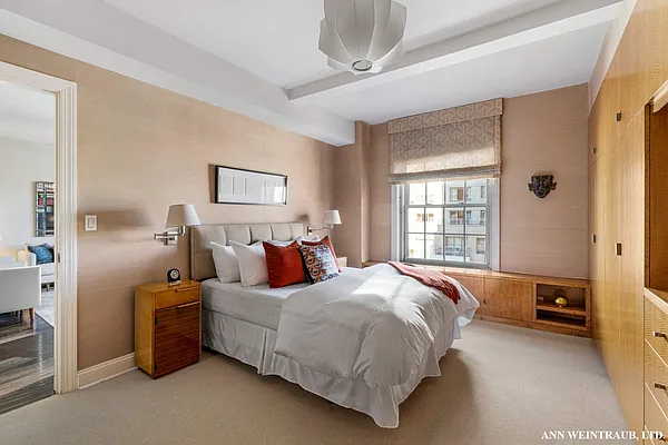 Sold by Ann Weintraub, Ltd. | media 6