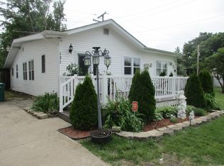131 Turtle St, Shorewood, IL 60404