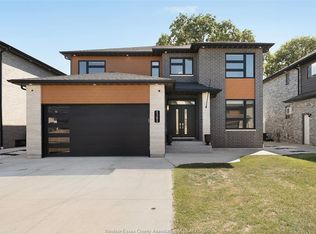 1581 Rockport St, Windsor, ON N9G0B6