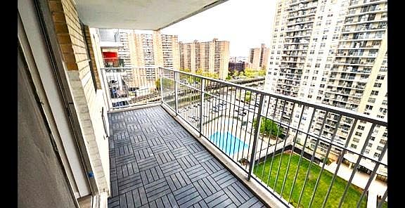 4th image of 601 Surf Ave #15