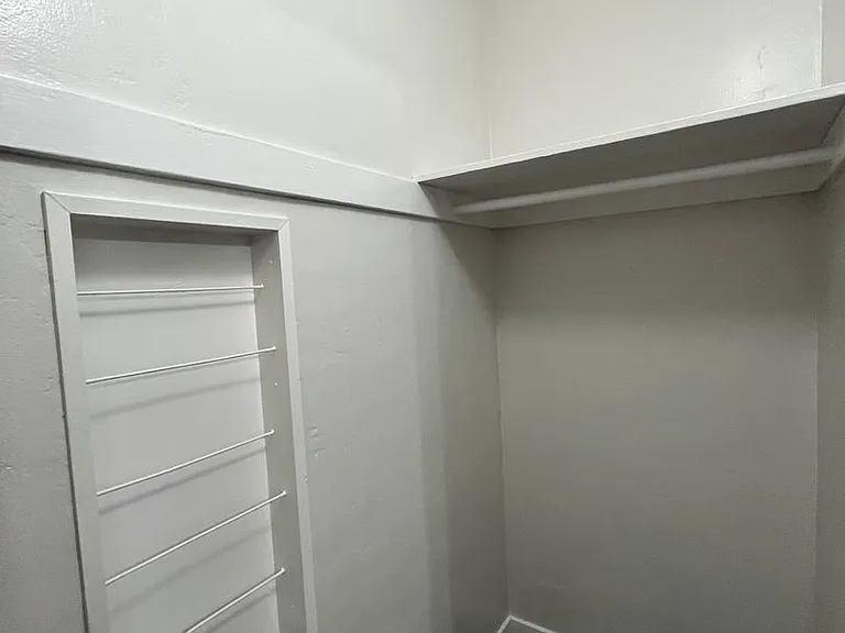 0023 Berro Family Building — Photo 17