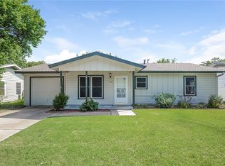 536 NW Lorna St, Burleson, TX 76028
