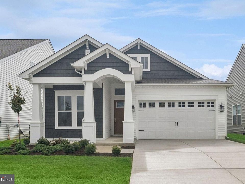 1st image of 641 Warbler Way