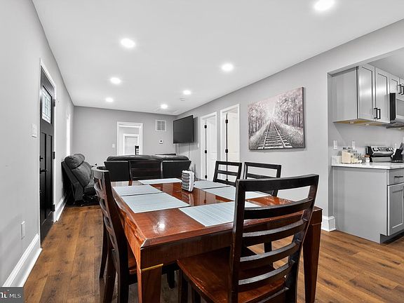 5th image of 24804 Frederick Rd