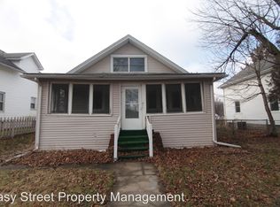 411 54th St, Moline, IL 61265