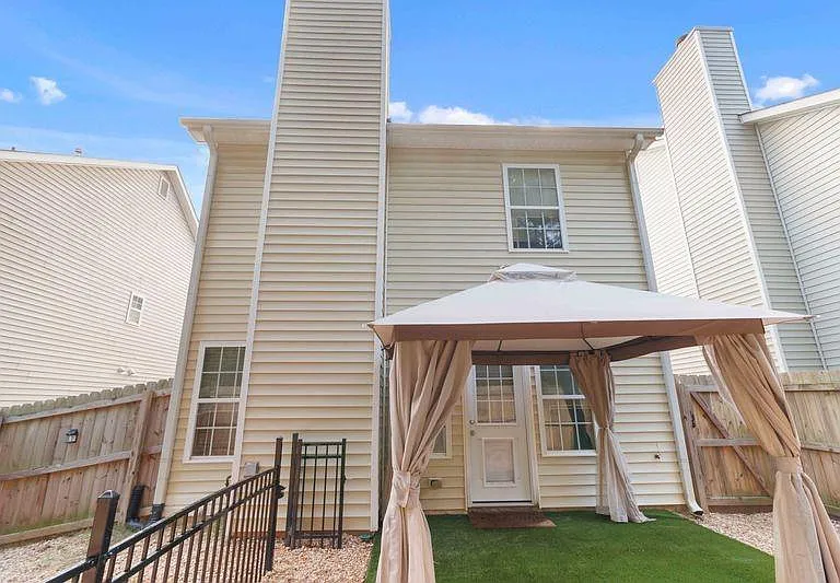 420 Thistle Cv — Photo 26