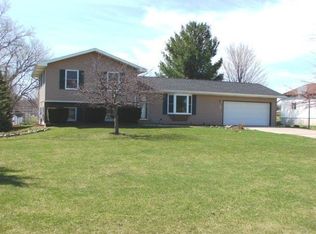 480 Gibbs Dr, Ithaca, MI 48847