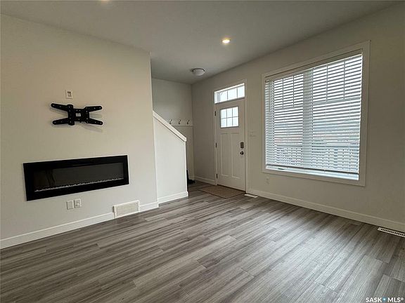 4th image of 1700 W Market St