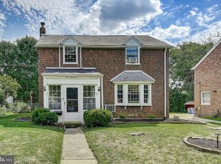 932 Fanshawe St, Philadelphia, PA 19111