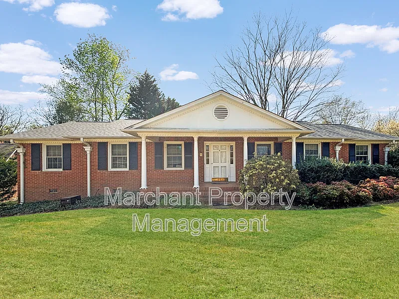 4 Yarmouth Ct