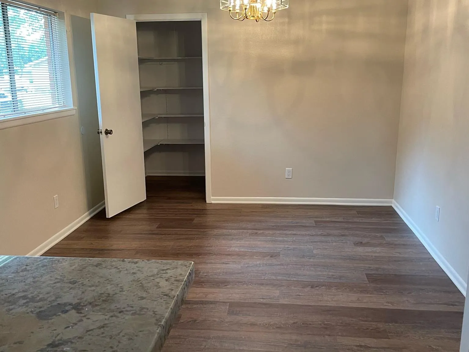 4 bed, 2105 sqft, $1,800 — Photo 4