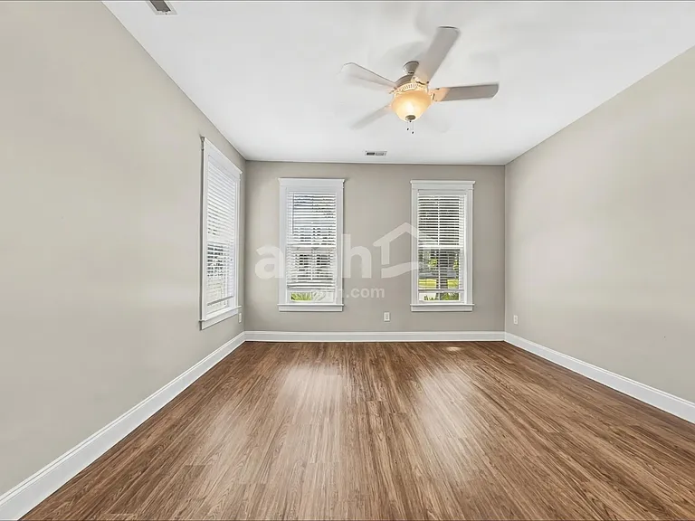 1304 Carol Oaks Dr — Photo 10
